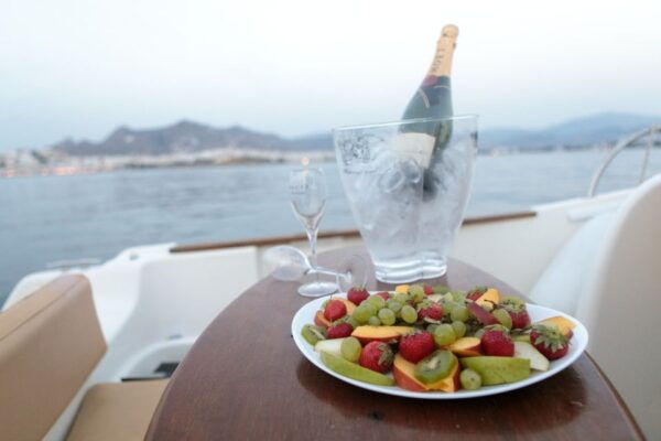 Naxos: Private Sunset Boat Tour With Fruit and Champagne - Testimonials