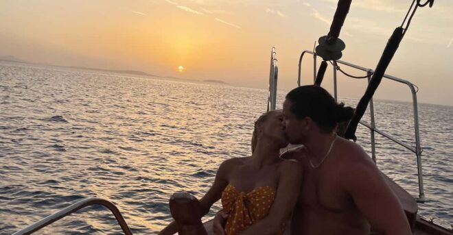 Naxos: Sunset Cruise With Wine and Snacks - Customer Experiences