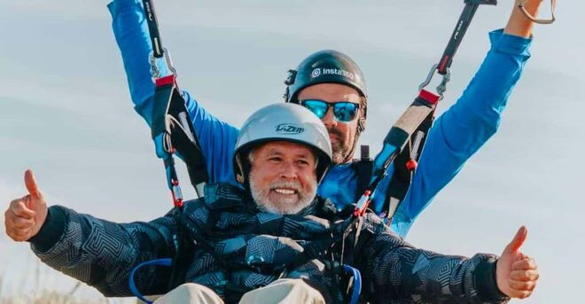 Nazare: Paragliding Tandem Flight - Group Size and Languages