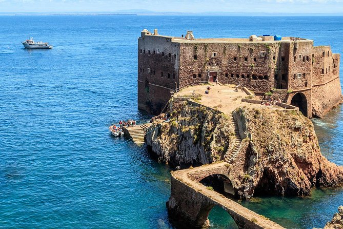 Nazaré, Peniche & Óbidos - Accessibility and Services