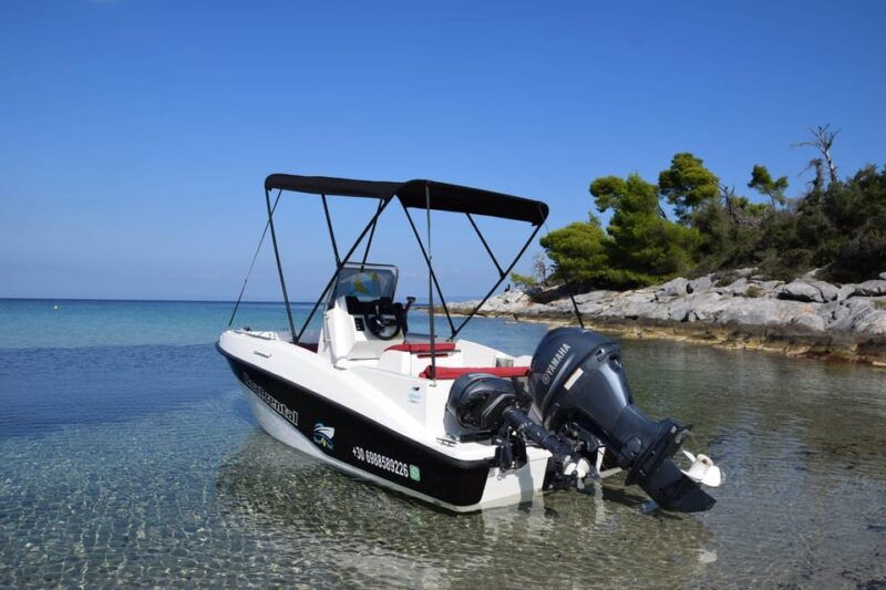 Nea Fokea: Boat Renal without License - Why This Boat Rental Stands Out