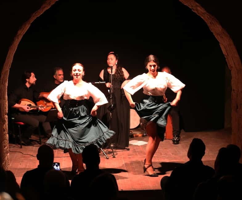 neapolitan show with traditional music, dance and tasting! - An Authentic Neapolitan Experience: Music, Dance, and Cuisine in Campania