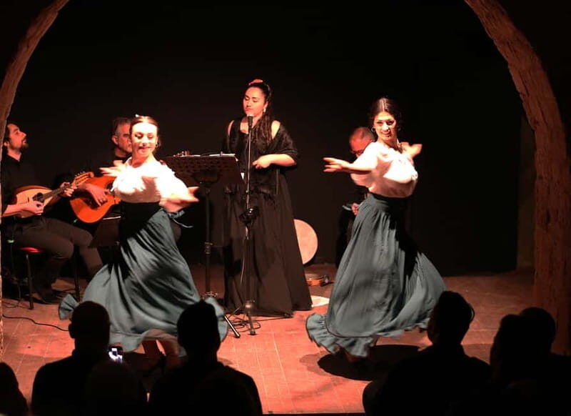 neapolitan show with traditional music, dance and tasting! - Why Choose This Tour?