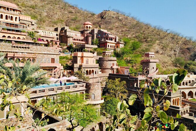 Neemrana Fort visit with Lunch From Delhi - Good To Know  