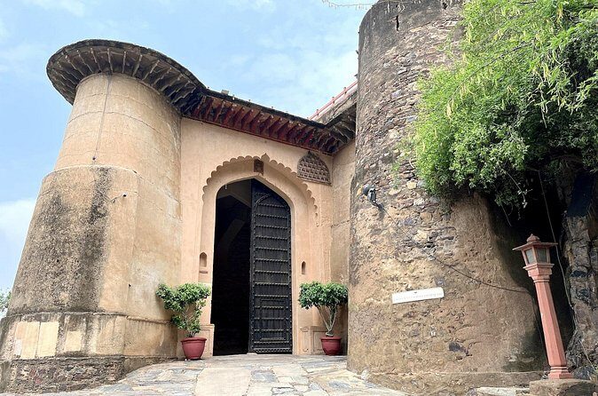 Neemrana Fort visit with Lunch From Delhi - Frequently Asked Questions (FAQs)  