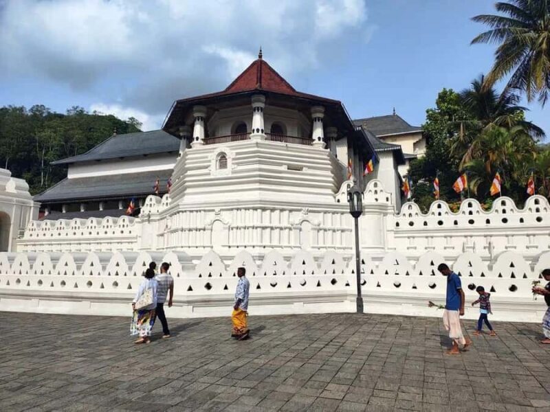 Negombo: 3-Day Sigiriya, Kandy, & Nuwara Eliya Tour - FAQ