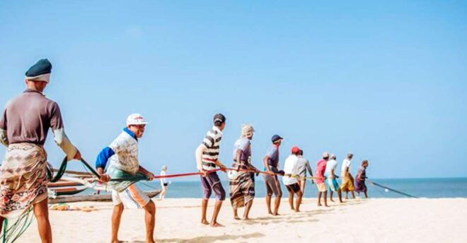Negombo: Fishing Village Highlights Tour in a Tuk-Tuk - Riding Through the Streets on a Tuk-Tuk
