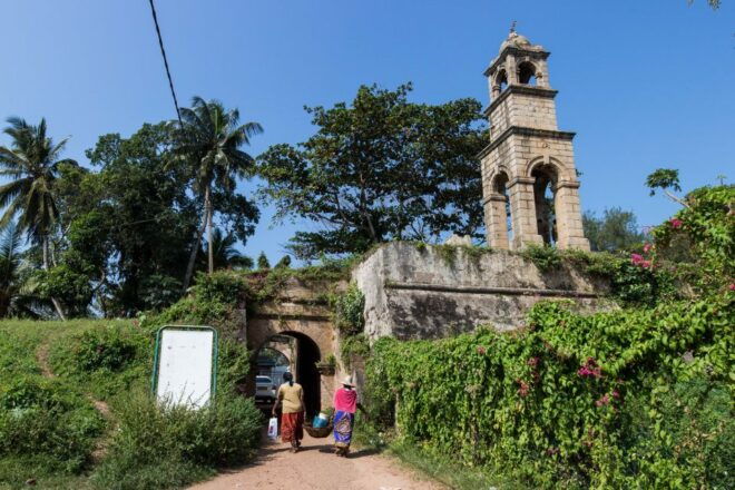 Negombo: Fishing Village Highlights Tour in a Tuk-Tuk - Explore Negombos Dutch Fort and Dutch Canal