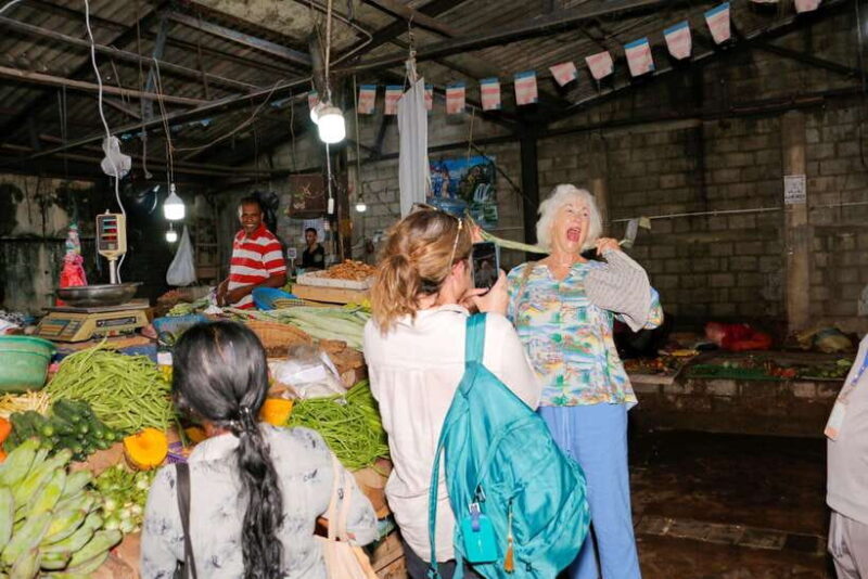 Negombo: private half day city tour with hotel transfers - Authenticity & Local Flavor