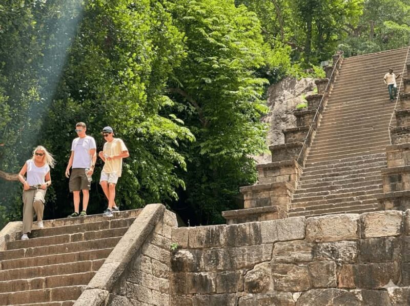 Negombo to Sigiriya Drop: Yapahuwa Hike and Dambulla Temple - Yapahuwa Rock Fortress: The Authentic Hidden Treasure