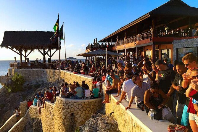 Negril 7 Miles Beach, Ricks Cafe and Shopping - Good To Know