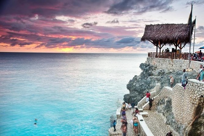 Negril Beach, Shopping, and Sunset at Ricks Café From Negril - Shopping for Local Souvenirs