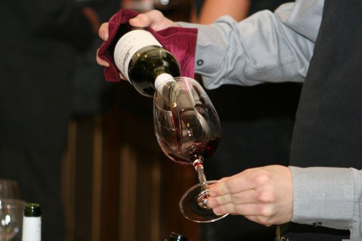Neive: Reds of Piedmont Wine Tasting Tour With 5 Glasses - Experience Highlights