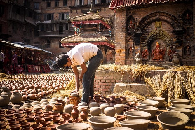 Nepal Budget Travel - Money-Saving Tips for Dining and Shopping in Nepal