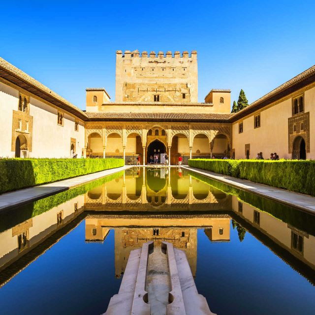 Nerja/Torrox/Almuñécar: Granada Day Trip With Alhambra - Meeting Points