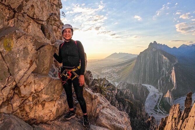 Nest of the Aguiluchos with 3 abseils and certified guides - An In-Depth Look at the Experience