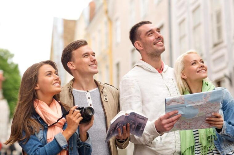 Neuchâtel: Express Walk With a Local in 60 Minutes - Exploring Neuchâtels Landmarks
