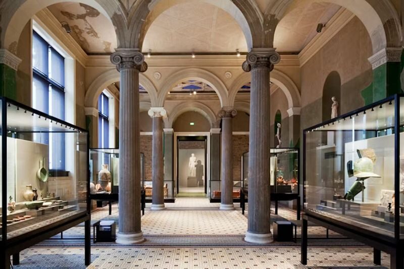 Neues Museum Admission in Berlin - How to make sense of the galleries