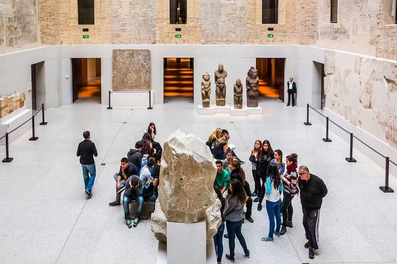 Neues Museum Admission in Berlin - How long to spend, and when to arrive