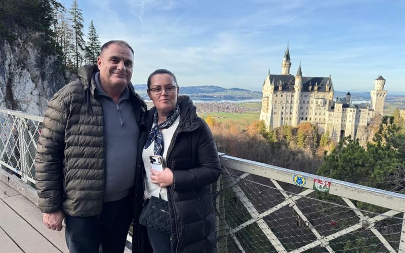 Neuschwanstein Castle and Linderhof Palace Tour from Munich - The guide makes the logistics easier