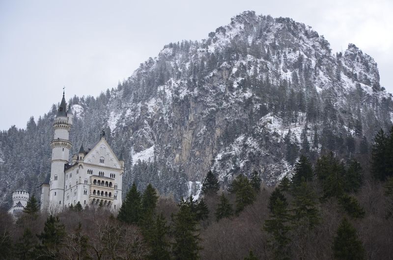 Neuschwanstein Castle, Linderhof Palace and Oberammergau Tour - Linderhof Palace: ornate rooms, with an admission caveat