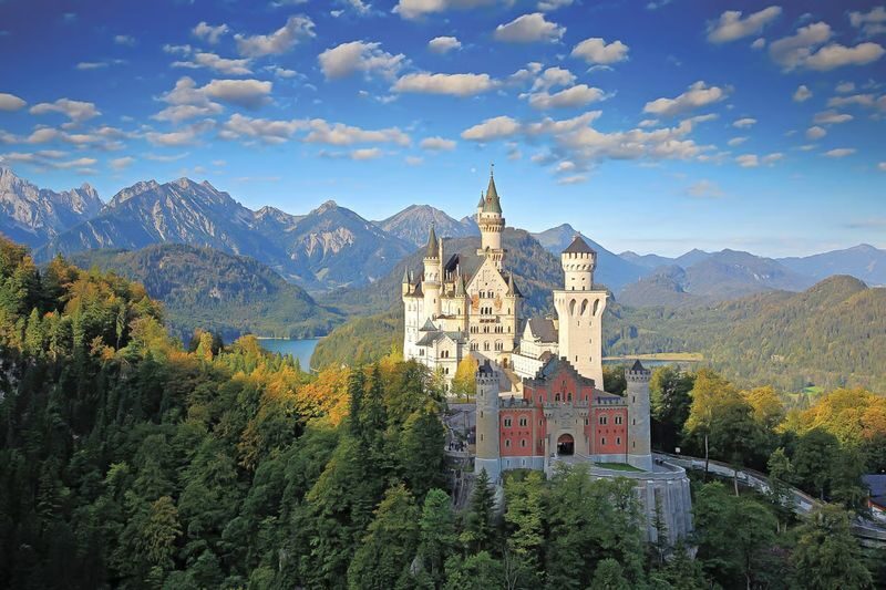 Neuschwanstein & Hohenschwangau Castle Full-Day Bus Tour from Munich - The guide can make a tight day feel easier