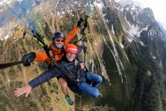 Neustift Im Stubaital: Thermal Paragliding Flight - Lift Ride