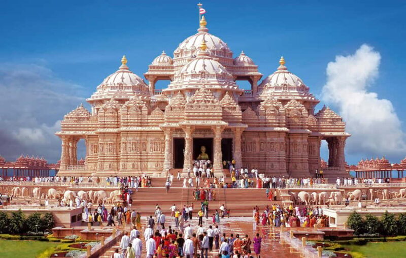 New Delhi: Akshardham Temple Night Tour & Fountain Show - Exploring the Tour in Detail