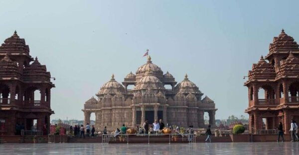New Delhi: Akshardham Temple Tour With Water and Light Show - Price and Duration
