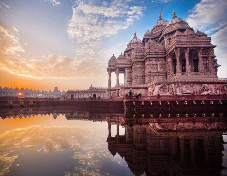 New Delhi & Akshardham Temple Tour With Water and Light Show - Itinerary for the Tour