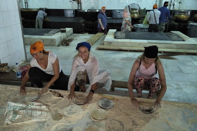 New Delhi and Old Delhi Sightseeing Tour - Good To Know