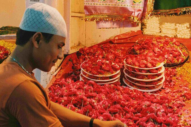 New Delhi: Hazrat Nizamuddin & Humayun Tomb Guided Walking Tour - Return and Reflection