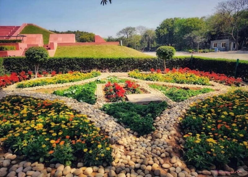 New Delhi: Lotus Temple Private Tour with Skip-the-Line - Practical Details and What to Expect