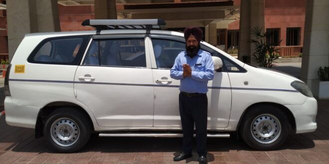 New Delhi: Private Airport Transfer To or From the City - Assistance and English-speaking Driver
