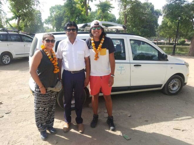New Delhi: Private Airport Transfer To or From the City - Selecting Participants and Date