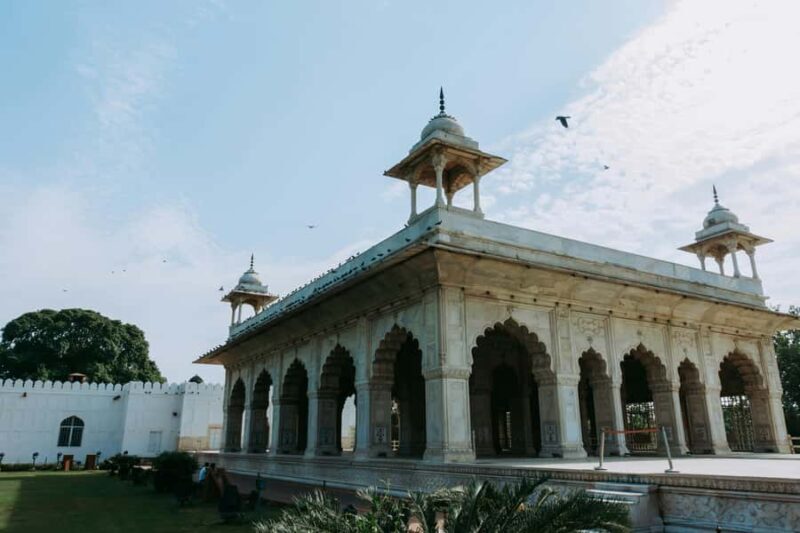 New Delhi: Red Fort Tour with Transfers :Choose form Option - Exploring the Red Fort with a Private Guide and Optional Transfers in Delhi