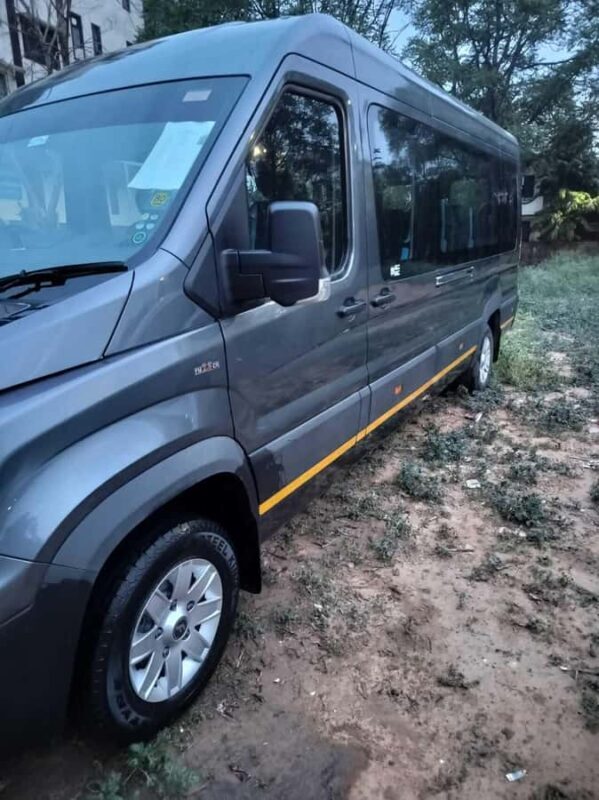 New Delhi: Same-Day Taj Mahal Group Tour at Economical Price - Lunch at a 5-Star Hotel  