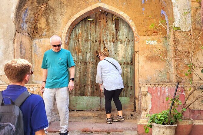 New Delhi Walking Tour: Explore Top Sights & Hidden Gems - What the Tour Includes and What It Doesn’t