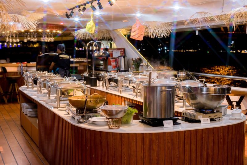 New Horizon Dinner Cruise in Bangkok - Small details that make the evening smoother