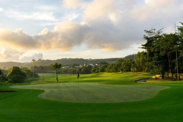 New Kuta Golf Bali 18-Hole + Southern Day Tour - Additional Costs and Considerations