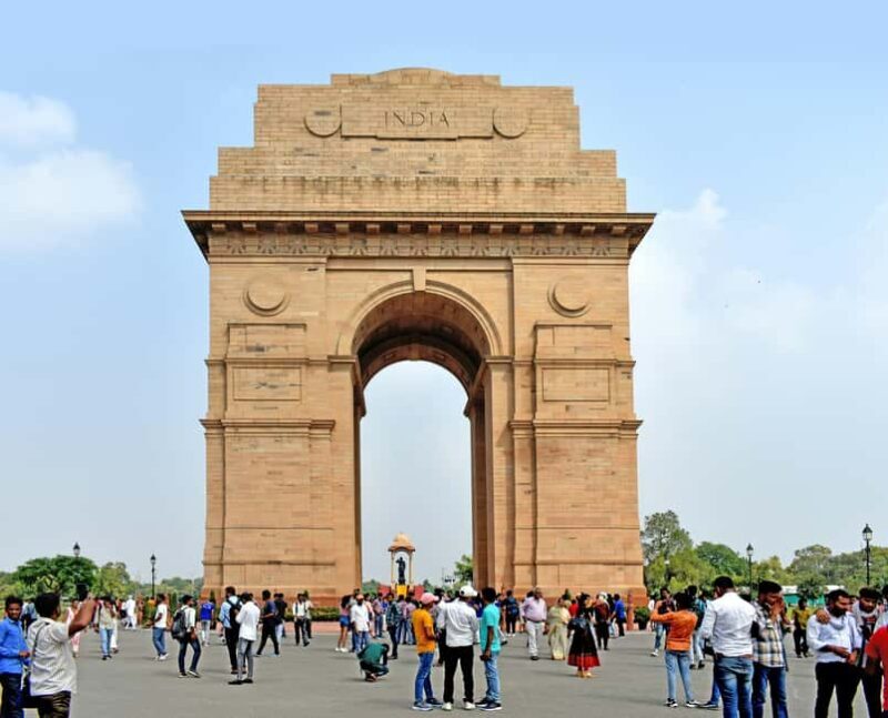 New & Old Delhi: Private Day Tour with Female Guide - What to Expect on Your Day in Delhi