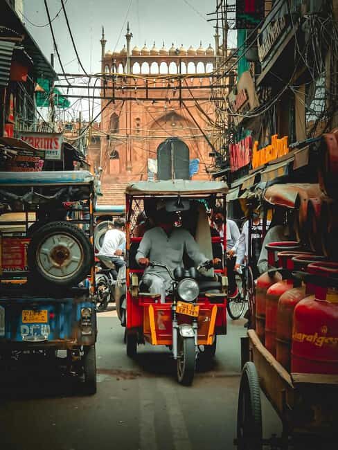 New & Old Delhi: Private Day Tour with Female Guide - Frequently Asked Questions