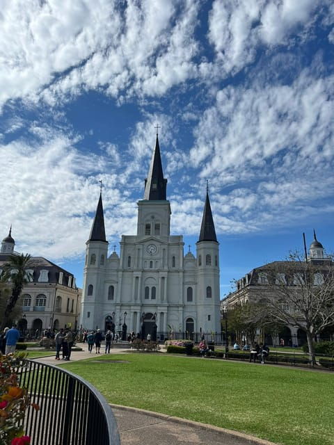 New Orleans: 45 Minutes in Jackson Square - Tour Features