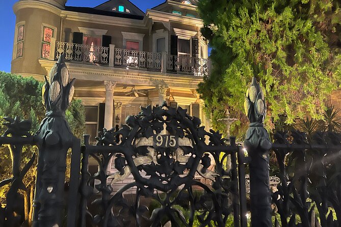 New Orleans : Best of Ghost & Voodoo Experience Walking Tour - Haunted Houses Visits