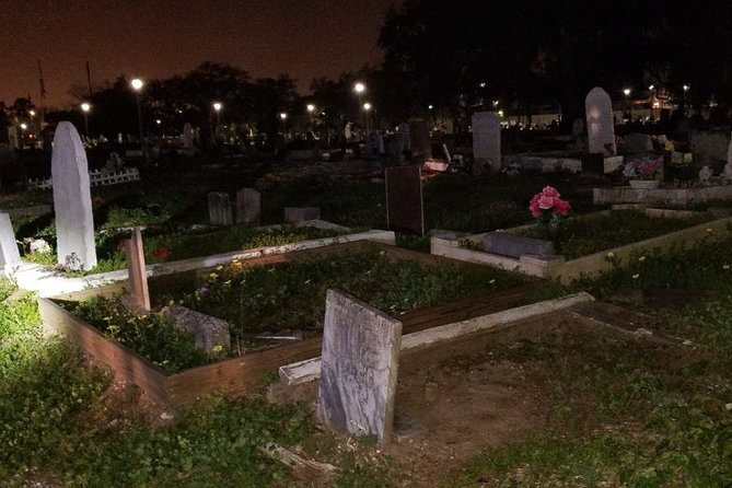 New Orleans Cemetery and Paranormal Investigation Bus Tour - Tour Preparation and Accessibility