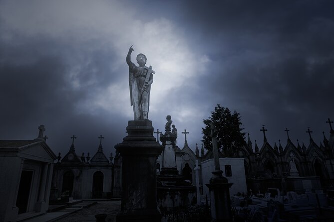 New Orleans Cemetery and Paranormal Investigation Bus Tour - Tour Guide Excellence