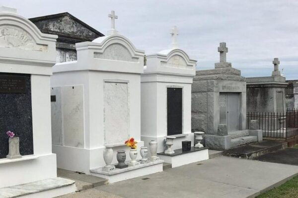 New Orleans: City and Cemetery Sightseeing Tour - Architectural Exploration