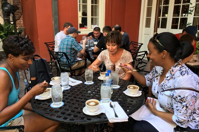 New Orleans Food Walking Tour of the French Quarter With Small-Group Option - Positive Reviews and Knowledgeable Guides