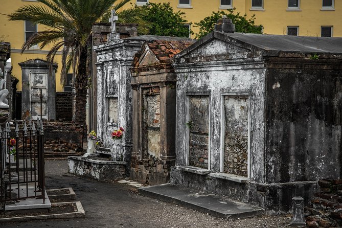 New Orleans French Quarter Walking Tour - St. Louis Cemetery No. 1