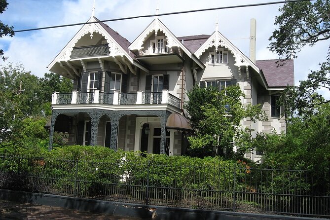 New Orleans Garden District Walking Tour - Admission Ticket and Product Code